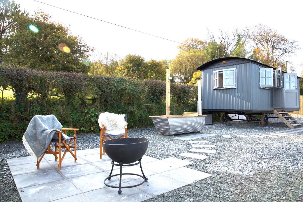 Blatchford Briar - Award Winning Private Shephards Huts With Their Own Secluded Hot Tubs Milton Abbot Exteriér fotografie