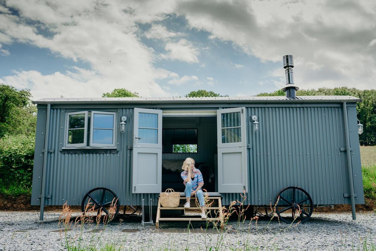 Blatchford Briar - Award Winning Private Shephards Huts With Their Own Secluded Hot Tubs Milton Abbot Exteriér fotografie