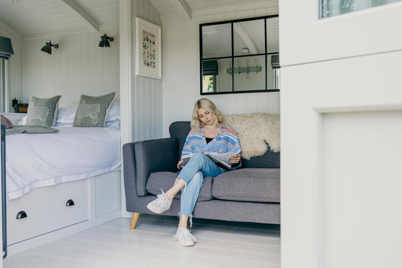 Blatchford Briar - Award Winning Private Shephards Huts With Their Own Secluded Hot Tubs Milton Abbot Exteriér fotografie