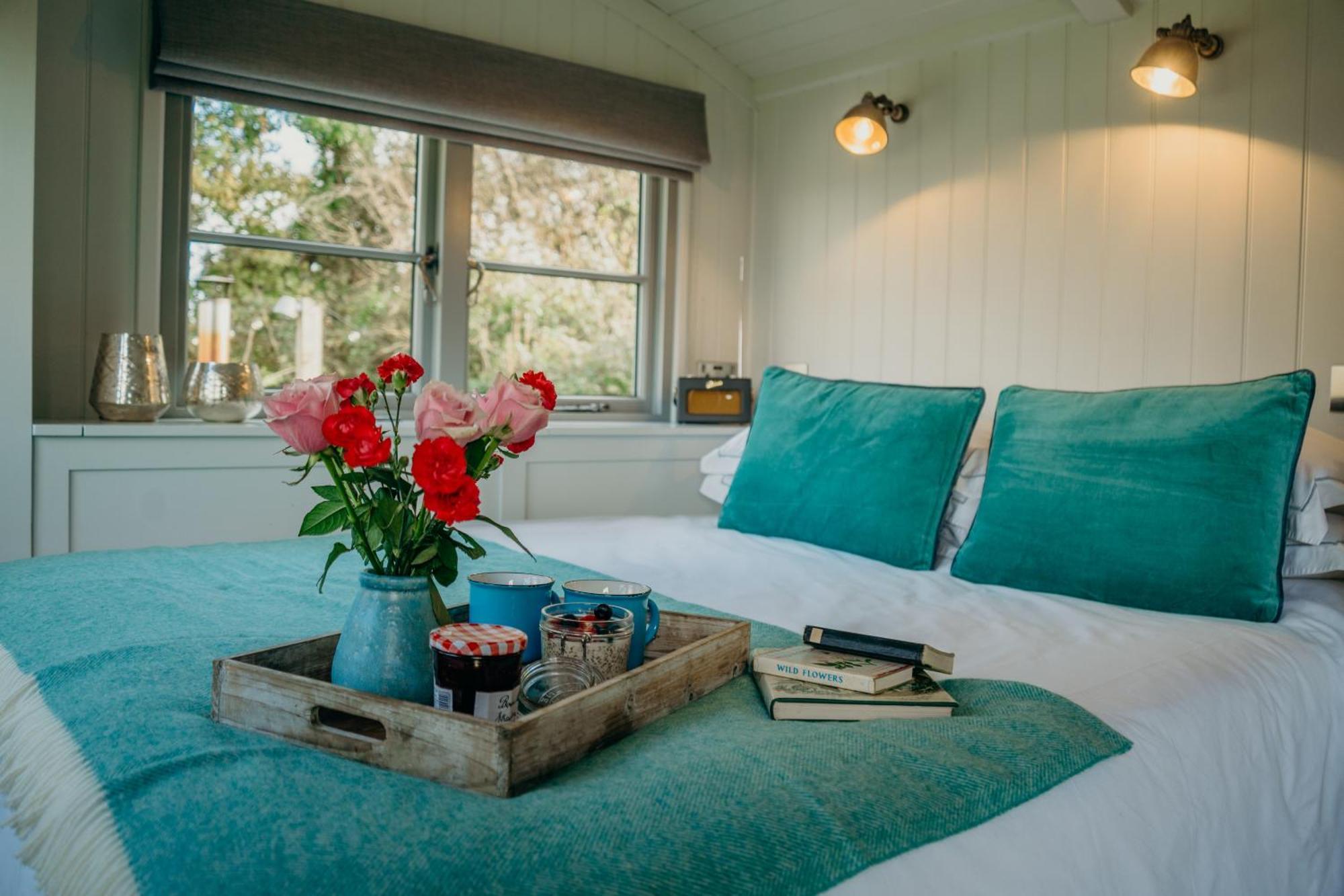 Blatchford Briar - Award Winning Private Shephards Huts With Their Own Secluded Hot Tubs Milton Abbot Exteriér fotografie